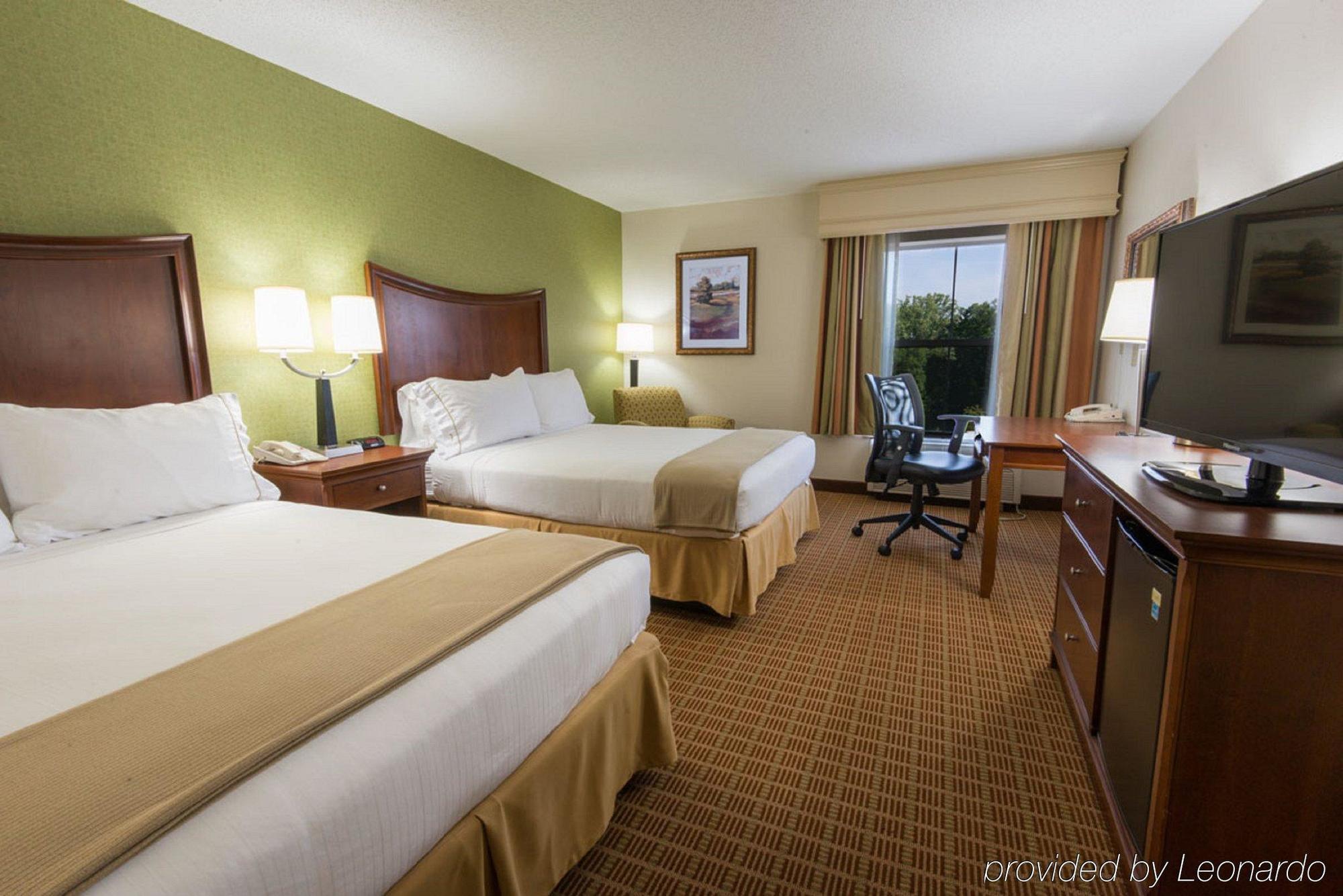 Holiday Inn Express & Suites Asheville Sw - Outlet Ctr Area, An Ihg Hotel Экстерьер фото